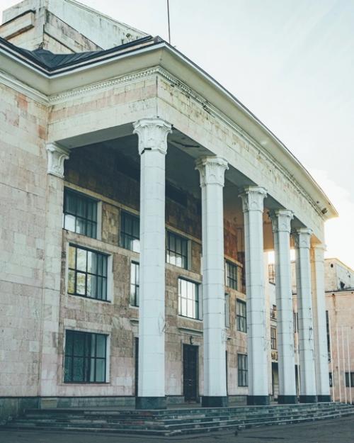 Дворец культуры Авиатор был построен в 1932-1937 годах по проекту знаменитого московского архитектора Якова Абрамовича корнфельда. 02