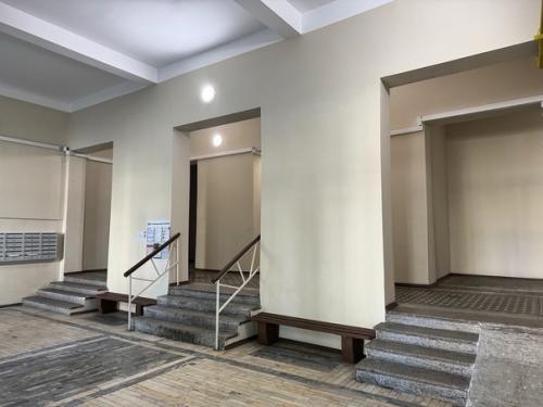 Внутри знаменитого ажурного дома (ленинградский проспект, 27); после капремонта подъезда и избавления от грязно-зеленого цвета стен. 01