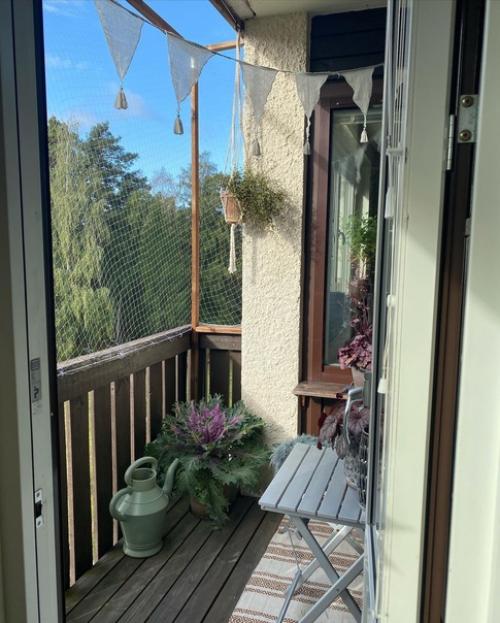 Наш балкон - это маленькая жемчужина дома. 06