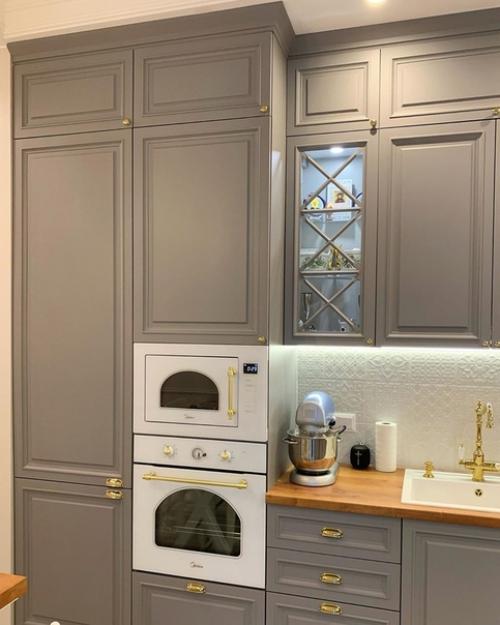 Кухня в сером цвете тоже классно смотрится. 08