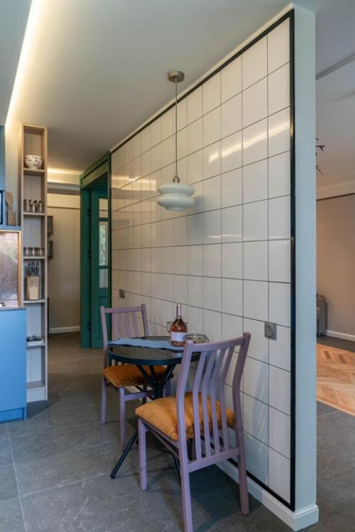 Затеяли ремонт в бабушкиной квартире после того как её не стало. 03