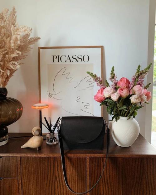 Хозяйка этого чудесного дома мечтала о жизни в Париже и воплотила свои желания в Гдыне. 06