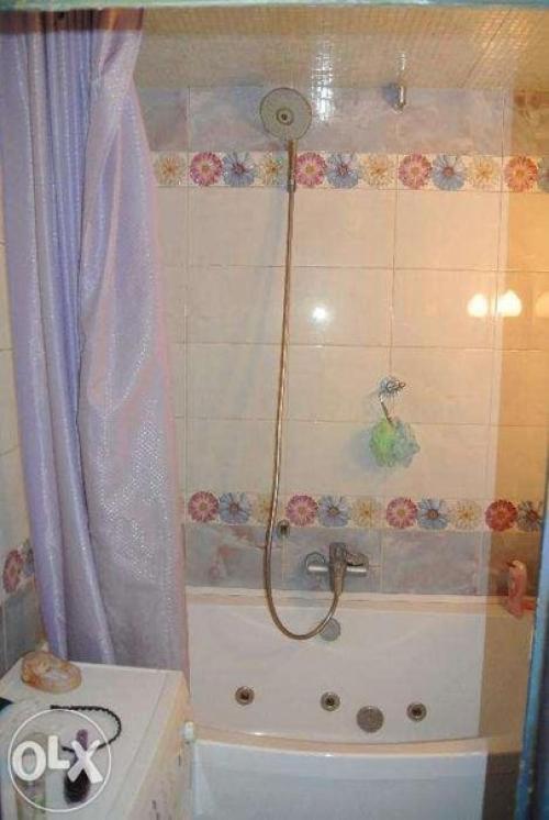 Вот такая вот необычная квартира с самым настоящим психоделическим интерьером выставлена на продажу в Киеве. 09