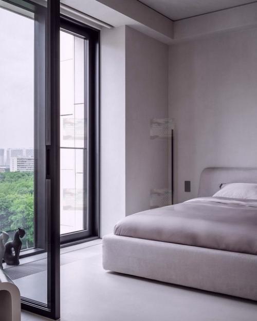 Квартира для ценителя эстетики и чистоты пространства должна отличаться минималистичным и аккуратным дизайном. 01