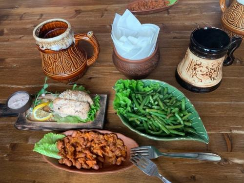 В самом сердце старого Выборга находится Таверна, которая славится своими блюдами исторической кухни. 02