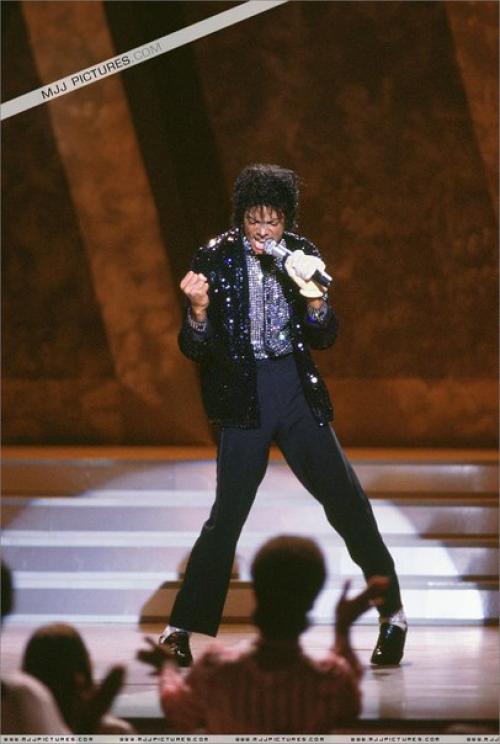 Магический кристалл.  Billie Jean (текст, аранжировка и музыка: Майкл Джексон. 04