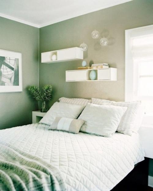 Зеленый цвет в интерьере спальни успокаивает и расслабляет. 05
