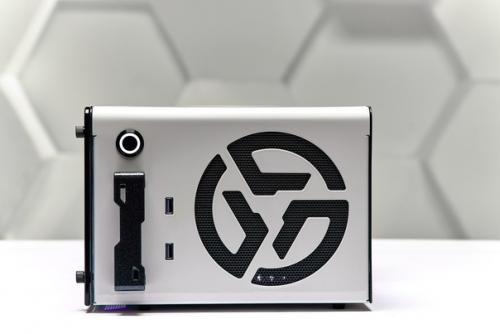 Invasion_Jetbox Silver Edition. 01