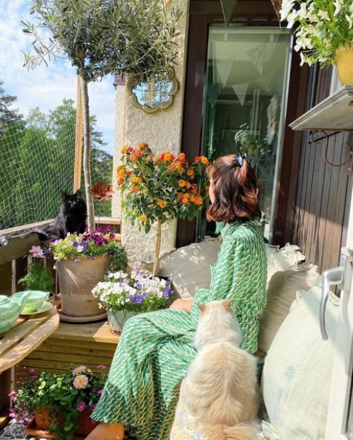 Наш балкон - это маленькая жемчужина дома. 02