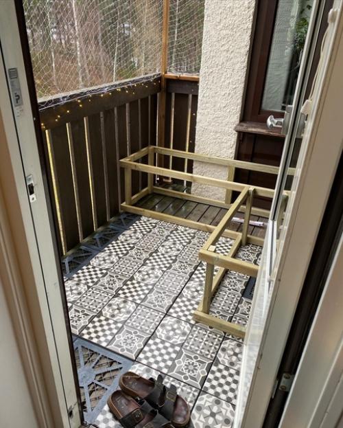 Наш балкон - это маленькая жемчужина дома. 08