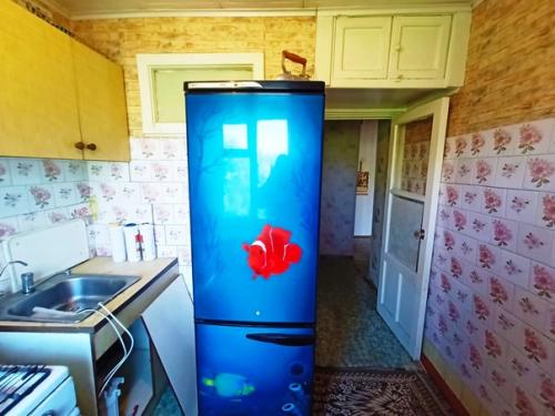 Продается раздельная двухкомнатная квартира на комфортном 3 этаже. 03