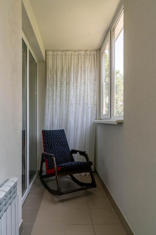 Затеяли ремонт в бабушкиной квартире после того как её не стало. 04