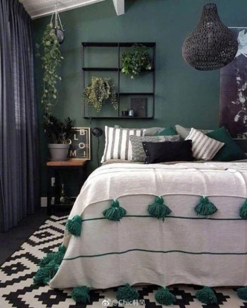 Зеленый цвет в интерьере спальни успокаивает и расслабляет. 04