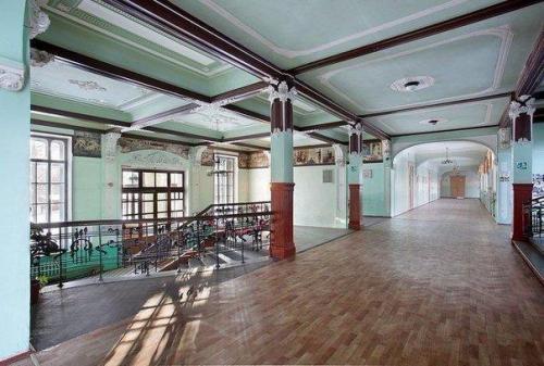 Самая красивая школа России - ногинская средняя школа номер 10. 03