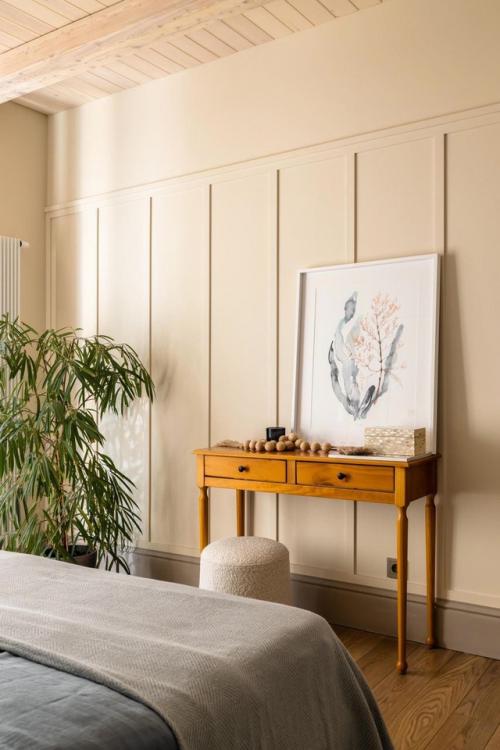 Новая жизнь деревянного дома в Подмосковье - отличный пример того, как можно обновить пространство, не теряя его характера. 05