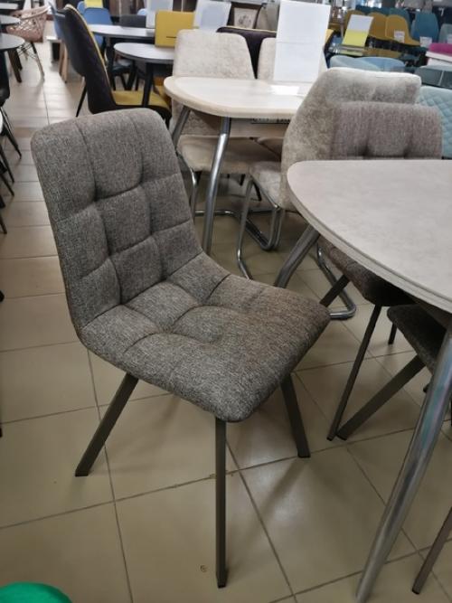 Поступление новинок.   Яркие стулья - отличное решение для тех, кто хочет добавить цвета в интерьер кухни или столовой. 09