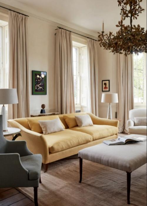 Спокойная классика.
Дизайнер Роуз юниейк обновила интерьер старинного дома Xvii века для комфортного проживания большой семьи.  