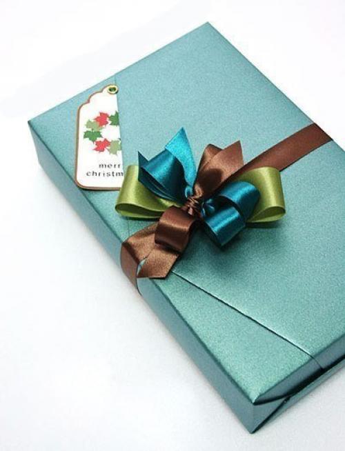 Как красиво завязать ленту на подарочной упаковке. 01