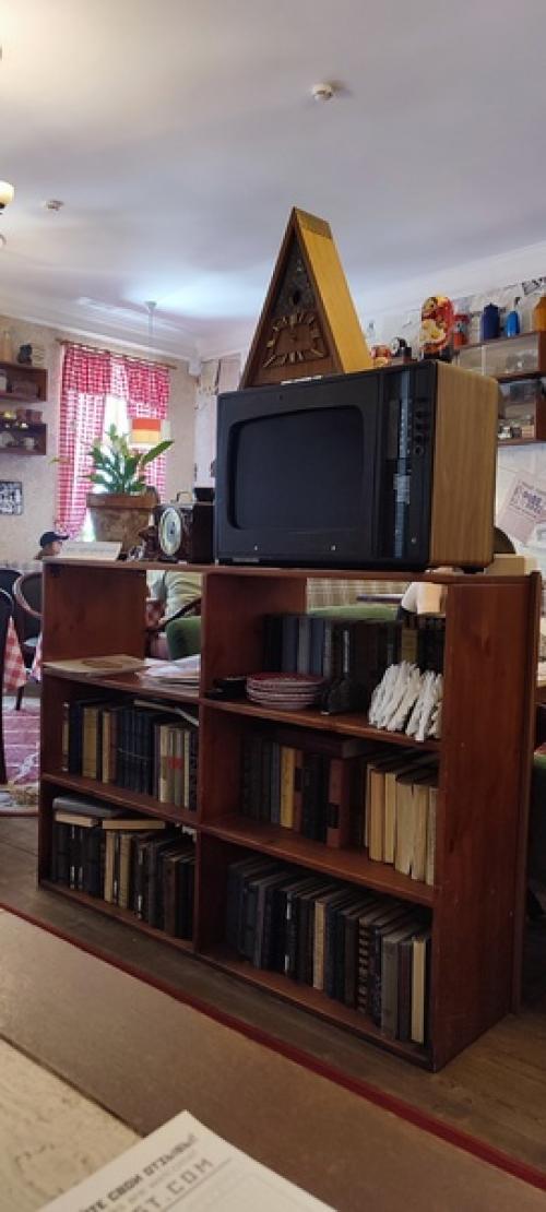 Окунулись в атмосферу русского быта времен Ссср в легендарном кафе вареничная No1. 03