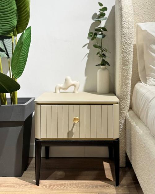3 миниатюрные прикроватные тумбы, которые станут изюминкой вашей спальни. 01