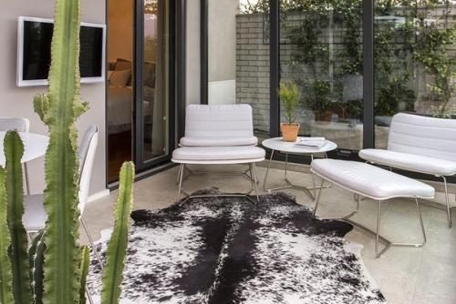 Двухуровневая квартира с террасой в Милане. 04