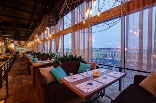 10 панорамных ресторанов Петербурга с лучшими видами на город. 08 10 панорамных ресторанов Петербурга с лучшими видами на город. 08