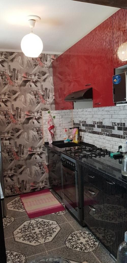 Кухня всего 5 м для двоих хватит!