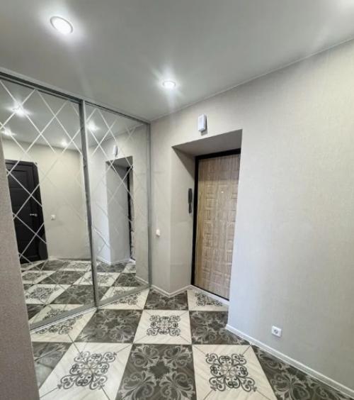 Однокомнатная квартира для девушки или русской пары сдается. 01