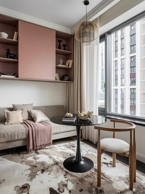 Грамотная планировка позволила создать зонирование без перегородок. 01