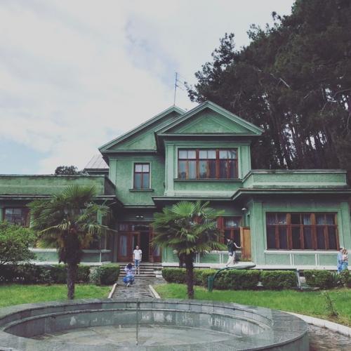 Одна из черноморских дач Сталина? 01