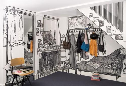 Charlotte Mann разрисовывает интерьеры и экстерьеры домов и квартирчерным маркером. 08