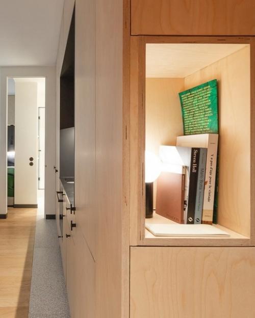 Французский архитектор Элен паоли реконструировала маленькую квартиру в 14-м округе Парижа. 05