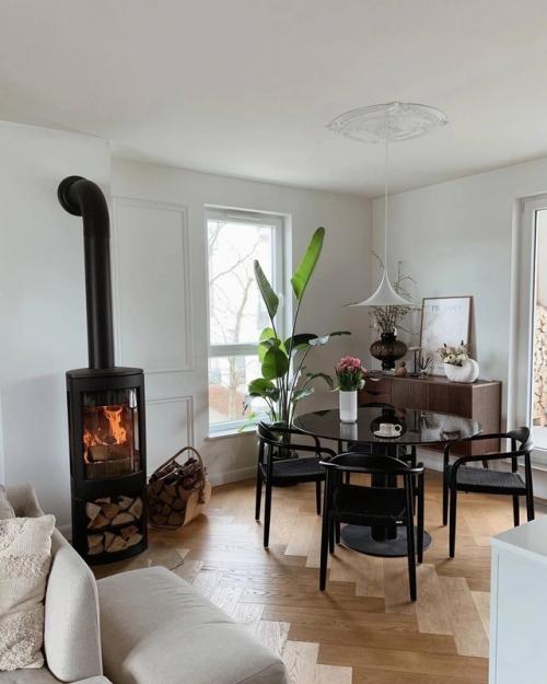 Хозяйка этого чудесного дома мечтала о жизни в Париже и воплотила свои желания в Гдыне. 03