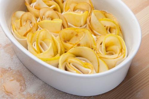 Яблочные розы?   Ингредиенты. 09