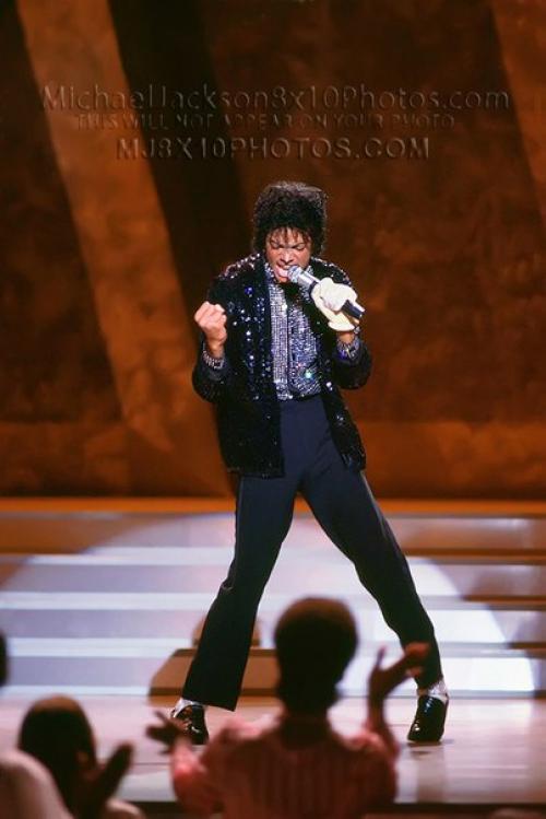 Магический кристалл.  Billie Jean (текст, аранжировка и музыка: Майкл Джексон. 02