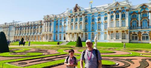 Посетили одну из самых роскошных летних резиденций Романовых - екатерининский дворец в царском селе (сейчас - город Пушкин. 01