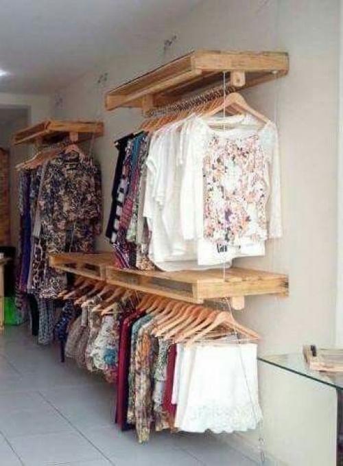 Идеи вешалок и шкафчиков из паллет и деревянных ящиков. 01