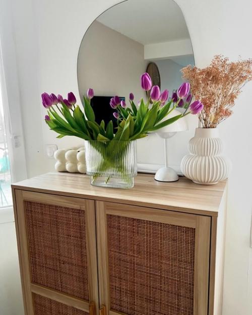 Дома молодой семьи, залитый естественным светом и выполненный в приятной природной цветовой гамме. 07