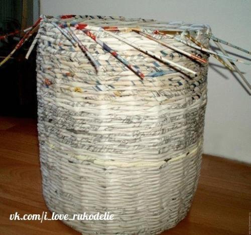 Плетение из газет - мы плетем красивый короб с крышкой. 03