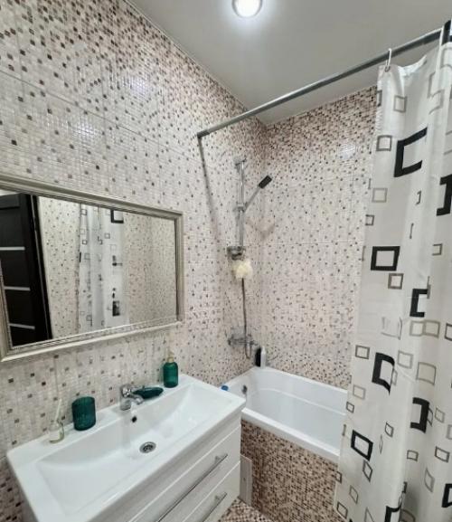 Однокомнатная квартира для девушки или русской пары сдается. 03