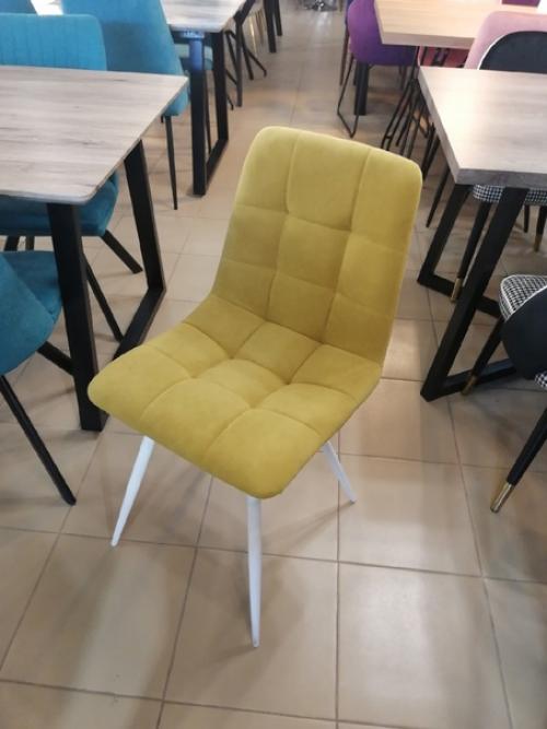Поступление новинок.   Яркие стулья - отличное решение для тех, кто хочет добавить цвета в интерьер кухни или столовой. 04