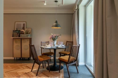 Затеяли ремонт в бабушкиной квартире после того как её не стало. 01