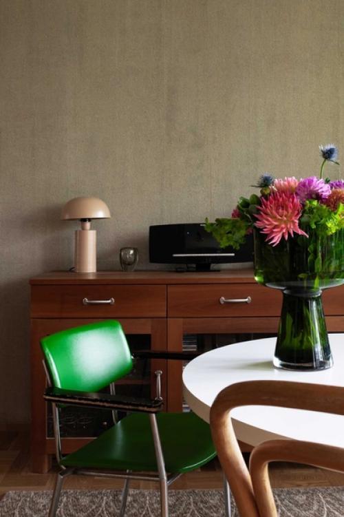 Квартира дизайнера интерьеров, эксперта по тенденциям маллы Тапио напоминает дом ее детства. 06