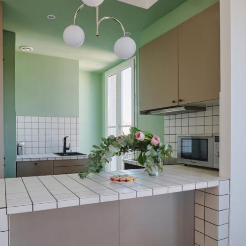 Дизайнер Екатерина Данилова сделала в парижской квартире легкую перепланировку и оформила интерьер под кодовым названием Цветы и Птицы. 03