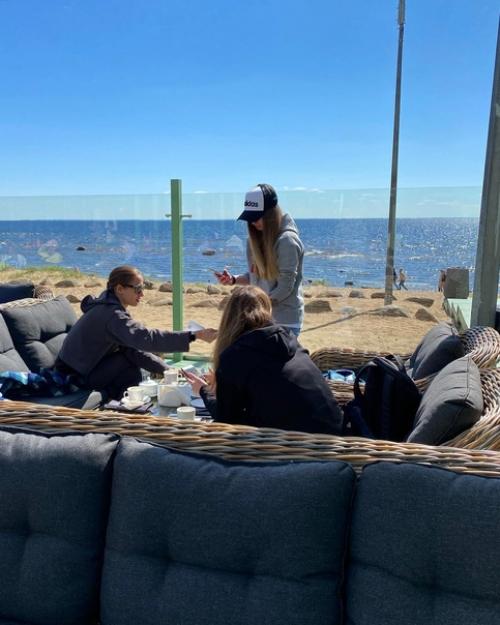 Наверняка, многие знают о ресторане бахрома на берегу финского залива в репино. 07