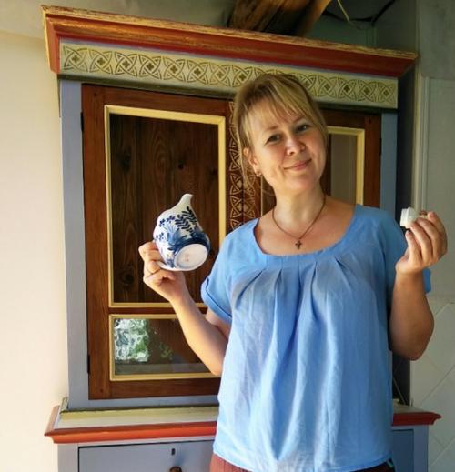 Приветствую всех.  Сага о буфете или как можно выглядеть в 96 ( чтоб я столько жил) при помощи пластики ( покраски. 04