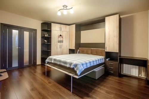 Какая кровать может легко войти в гостиную? 05