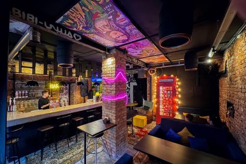 Зацените интерьер, и я вам расскажу, почему Garlic - не простое заведение. 04