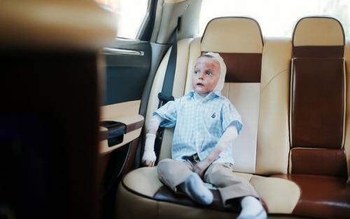 Мечты продолжают исполняться: 6-летний Исмаил Елизаров из орла прокатился на золотом лимузине по центру города. 04