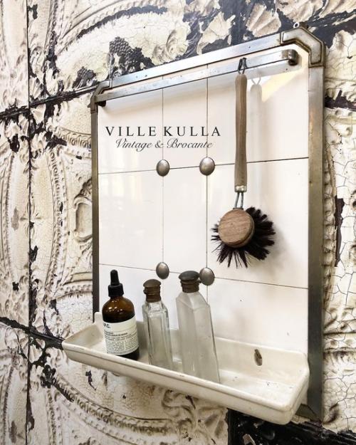 Обычно в винтажном интерьере преобладает гамма серо-голубого, серо-зеленого, бежевого, розового и других неярких оттенков. 06